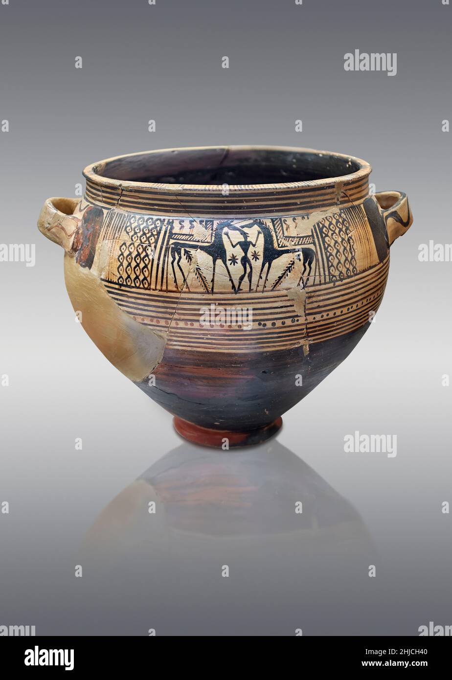 Période géométrique de la poterie grecque avec la figure mâle et les chevaux, Tiryns grave XXIII, 730-690 BC .Musée archéologique de Nafplion..: Contre l'ba gris Banque D'Images