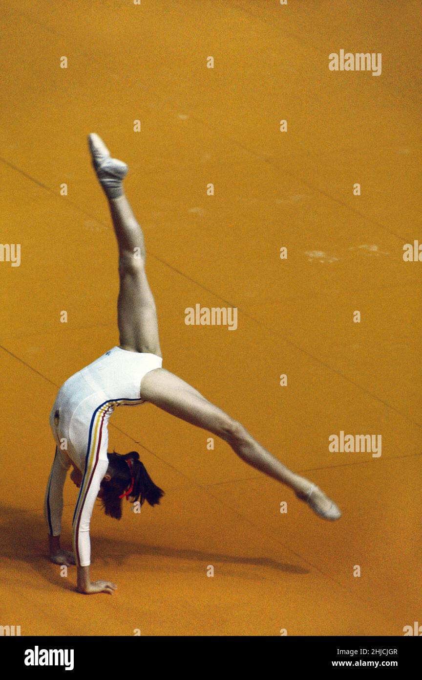 Les enfants de la Roumanie olympique de gymnastique Veste-Montréal Jeux olympiques 1976 COMANECI Les enfants de la Roumanie olympique de gymnastique Veste-Montréal Jeux olympiques 1976 COMANECI