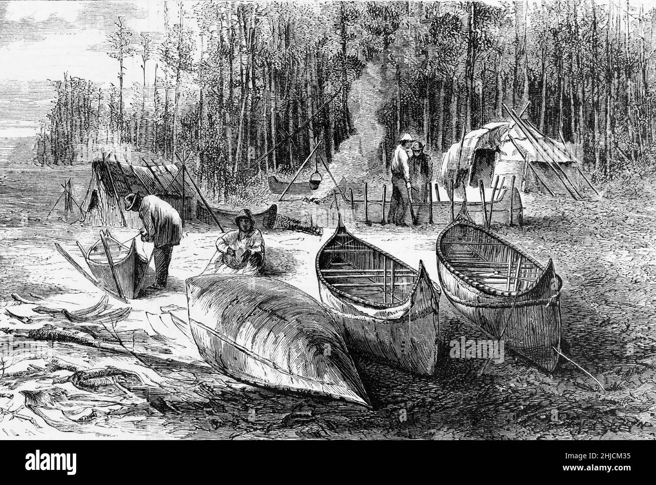 Gravure en bois montrant des Amérindiens qui font des canoës en écorce de bouleau.Illustration de l'hebdomadaire Harper, le 5 août 1871. Banque D'Images