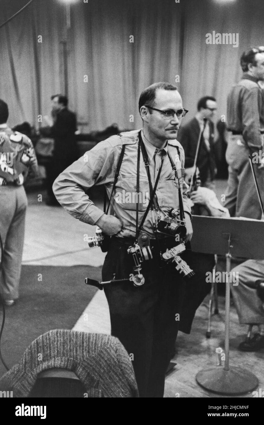 Photo non datée du photographe W. Eugene Smith, au studio Columbia Records. Banque D'Images