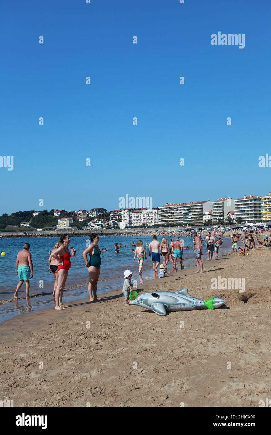La plage de St Jean de Luz, Pyrénées Atlantiques, pays Basque, France Banque D'Images