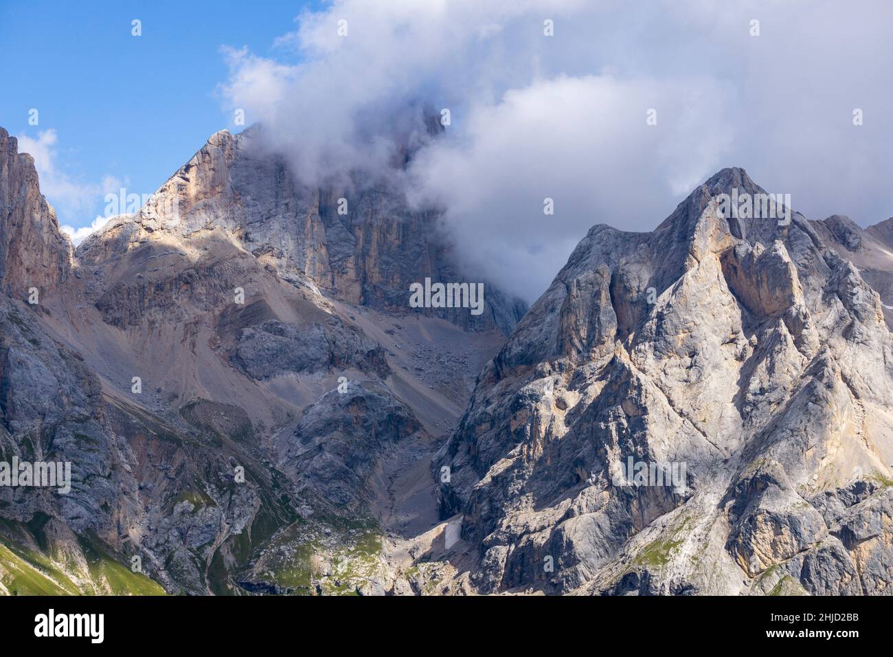 Vue sur le massif de Marmolada près de Val Contrin.Dolomites. Banque D'Images