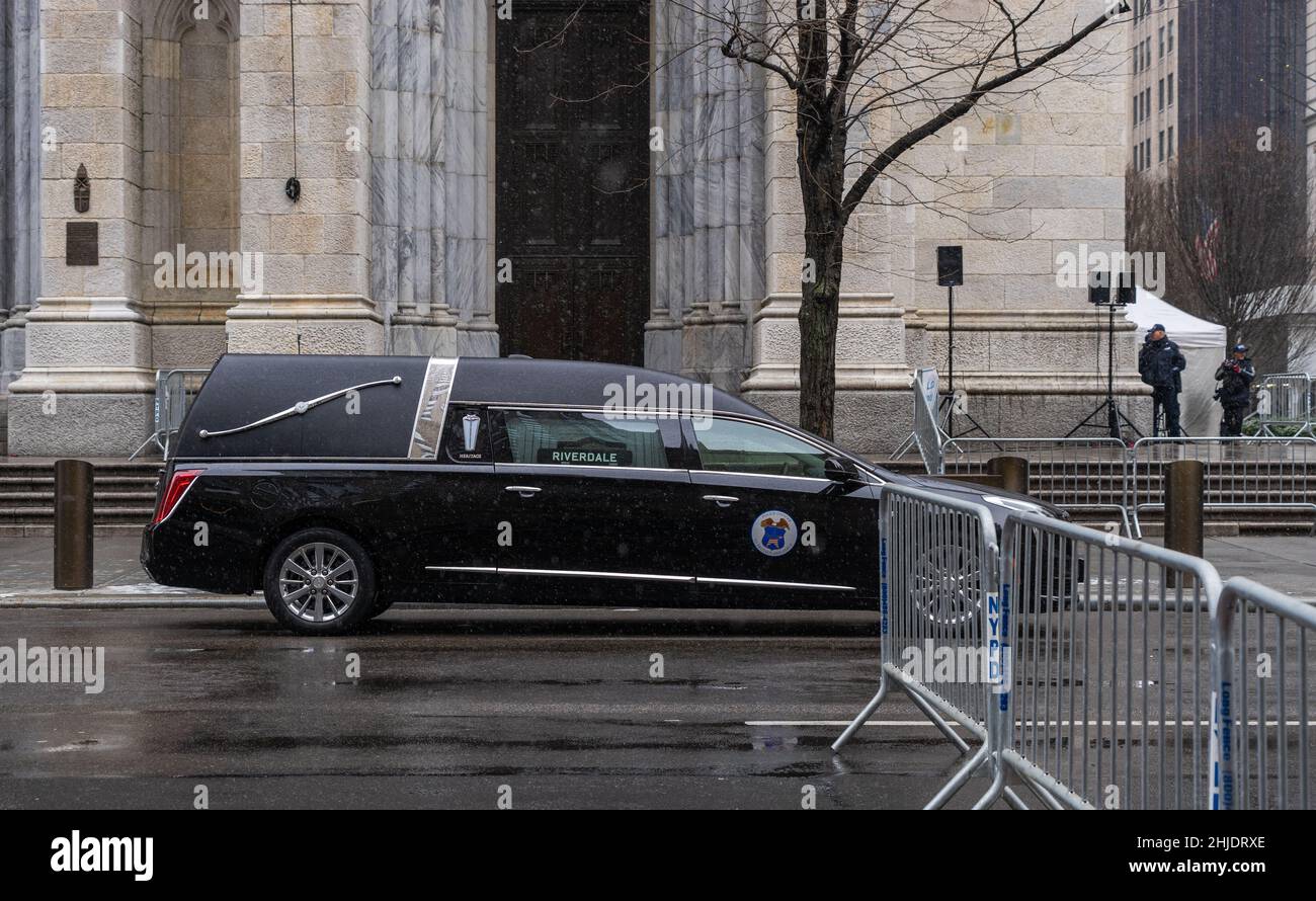 New York, États-Unis.28th janvier 2022.Funérailles du policier Jason Rivera à la cathédrale Saint-Patrick de Manhattan.(Photo de Steve Sanchez/Pacific Press) Credit: Pacific Press Media production Corp./Alay Live News Banque D'Images