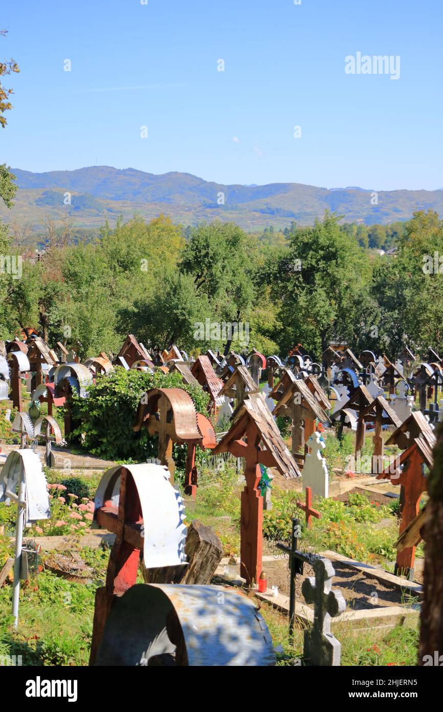 Septembre 8 2021 - Ieud, Roumanie : ancien cimetière du village d'Ieud dans le comté de Maramures Banque D'Images