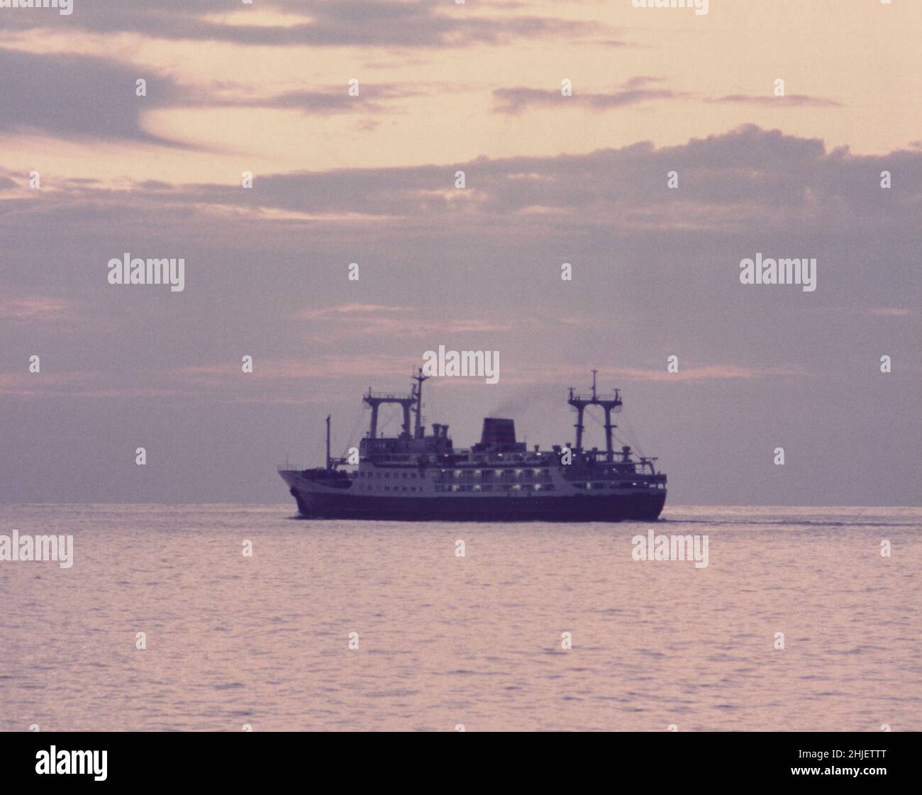 Sutorechia maru.Copie numérisée de la photo d'archives Japon Paysage.Tōkaikisen Banque D'Images