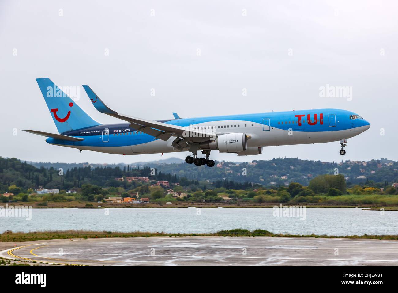 Corfou, Grèce - 18 septembre 2020 : avion TUI Boeing 767-300ER à l'aéroport de Corfou (CFU) en Grèce. Banque D'Images