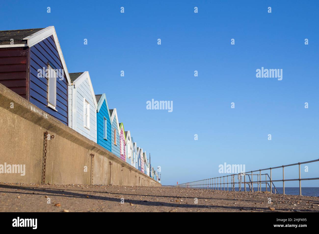 Vue panoramique sur le front de mer de Southwold, Suffolk, Angleterre, par une journée ensoleillée Banque D'Images