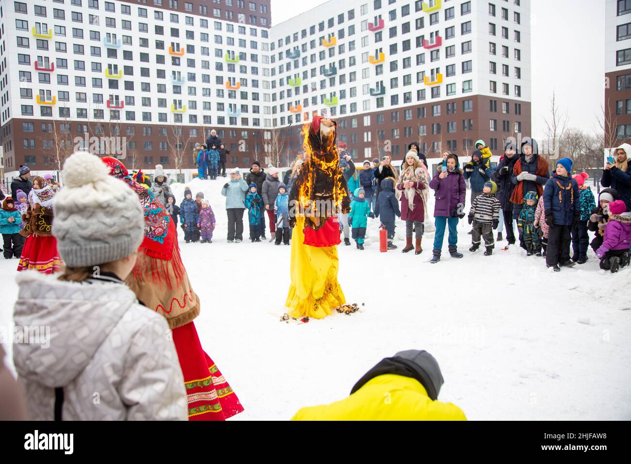 Moscou, Russie - 14 mars 2021 : fête en plein air du festival maslenitsa Banque D'Images