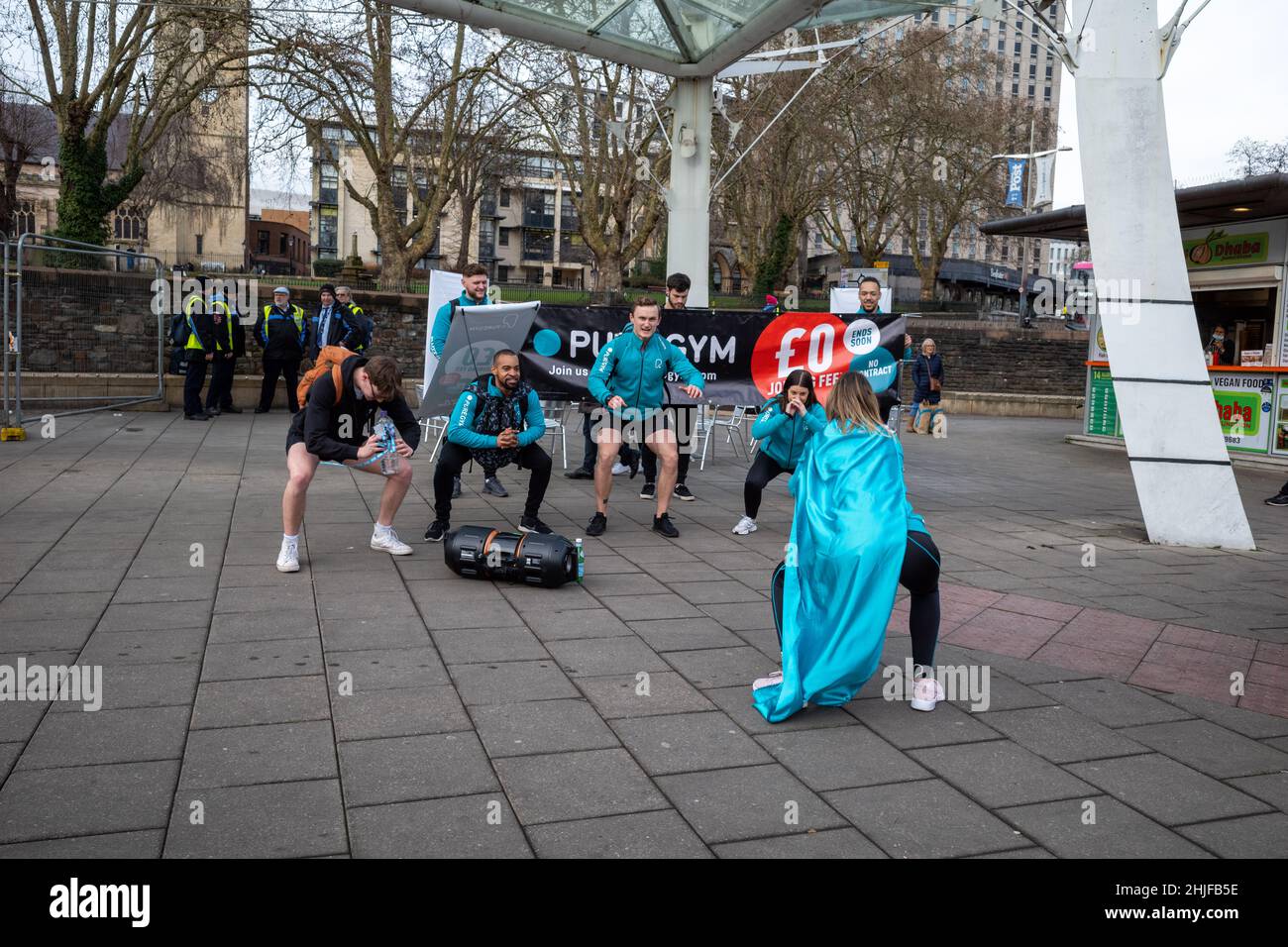 Des entraîneurs personnels de salle de gym pure s'entraîner dans la rue (22 janvier) Banque D'Images