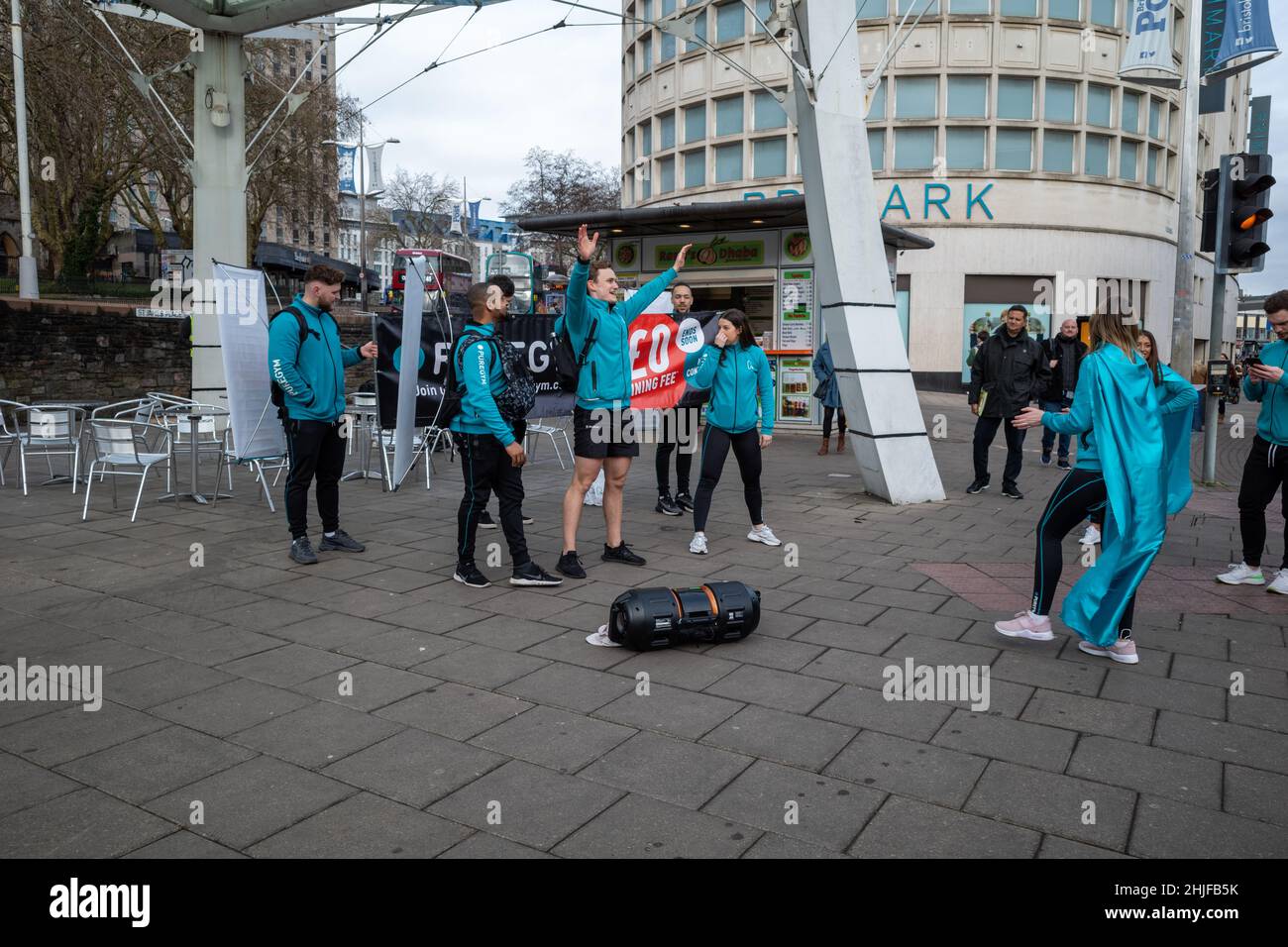 Des entraîneurs personnels de salle de gym pure s'entraîner dans la rue (22 janvier) Banque D'Images