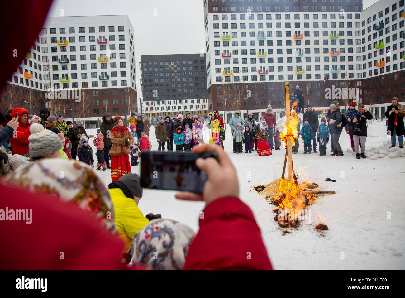 Moscou, Russie - 14 mars 2021 : fête en plein air du festival maslenitsa Banque D'Images