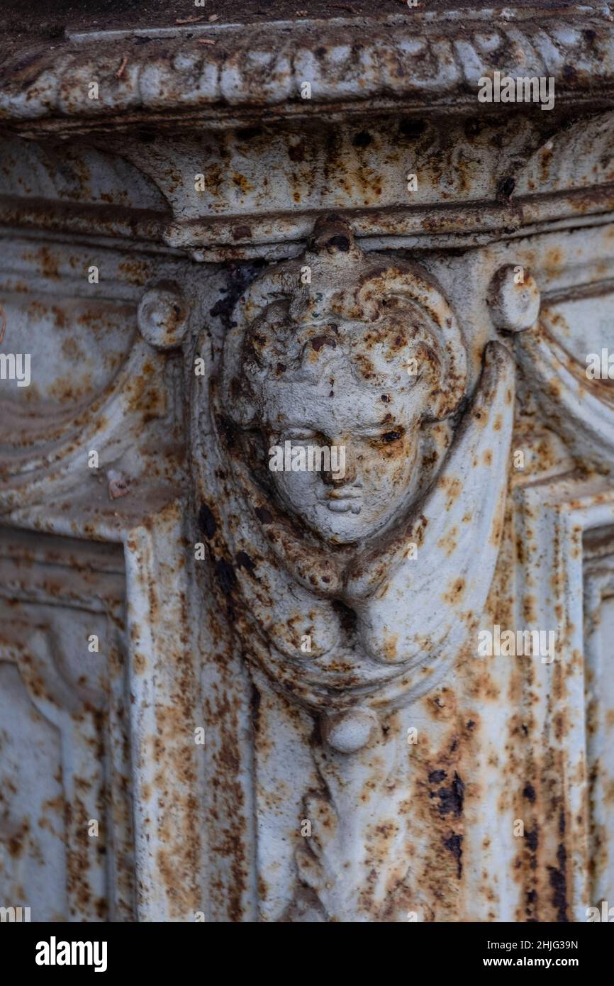 Monument funéraire en fer forgé dans l'atelier français d'Alfred Corneau, cimetière de Palma, Majorque, Iles Baléares, Espagne Banque D'Images