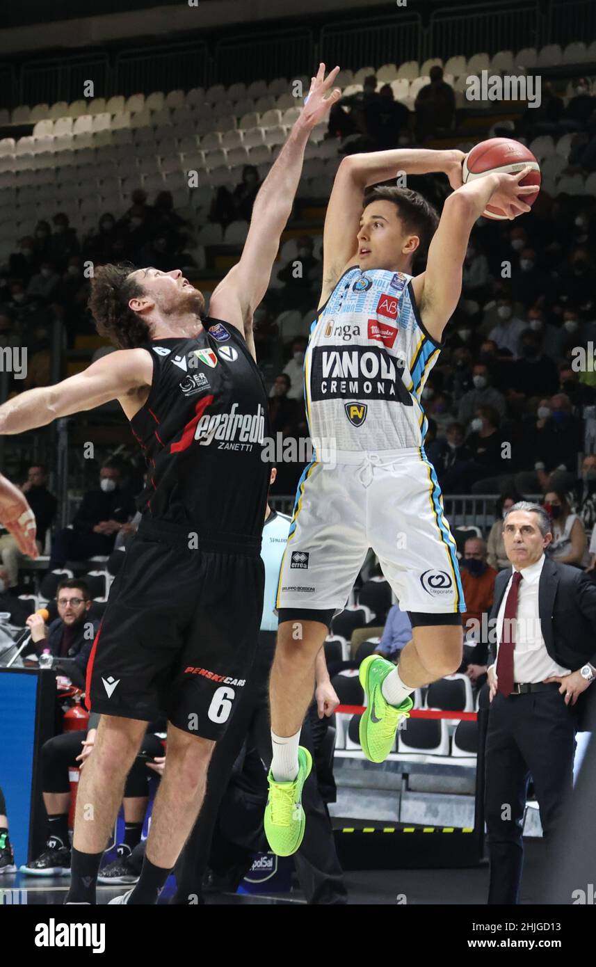 Matteo Spagnolo (Vanoli basket Cremona) pendant la série A1 italien LBA championnat de basket-ball match Segafredo Virtus Bologna vs.Vanoli Panier Cremona à l'aréna Segafredo - Bologne, 29 janvier 2022 - photo: Michele Nucci Banque D'Images