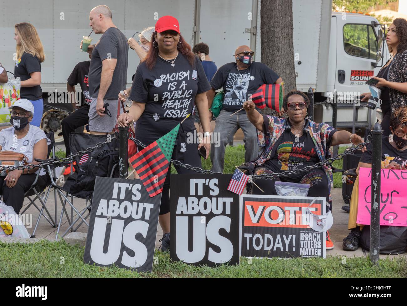 WASHINGTON, D.C. -- le 28 août 2021 : des manifestants sont vus pendant la Marche pour Washington et le droit de vote. Banque D'Images