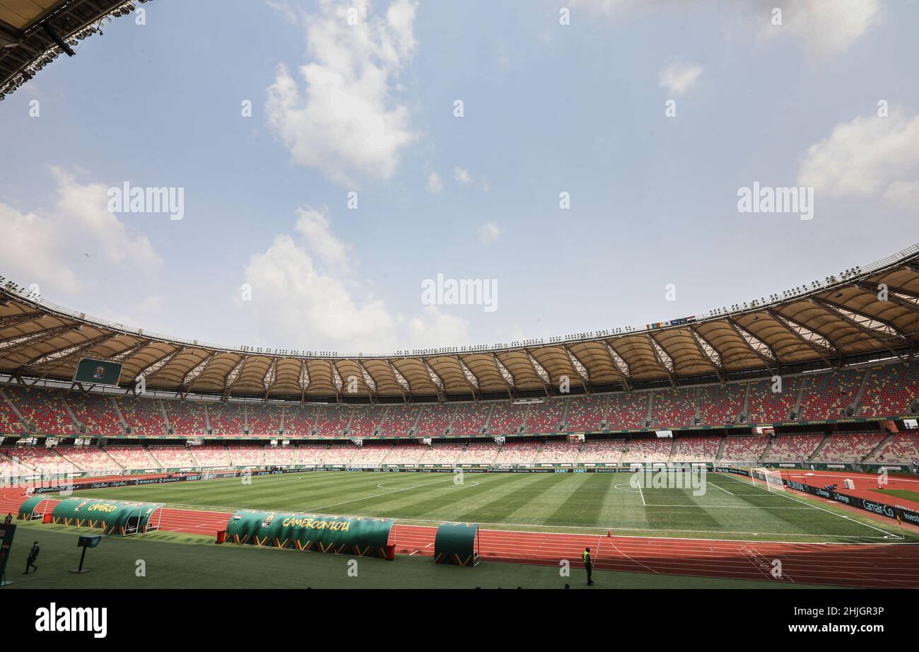 Cameroun, Douala, 26 janvier 2022 - Une vue d'ensemble du stade du Japoma à Douala pendant la coupe d'Afrique sur les nations au stade du Japoma, Douala, Cameroun.Crédit photo SF : Sebo47/Alay Live News Banque D'Images