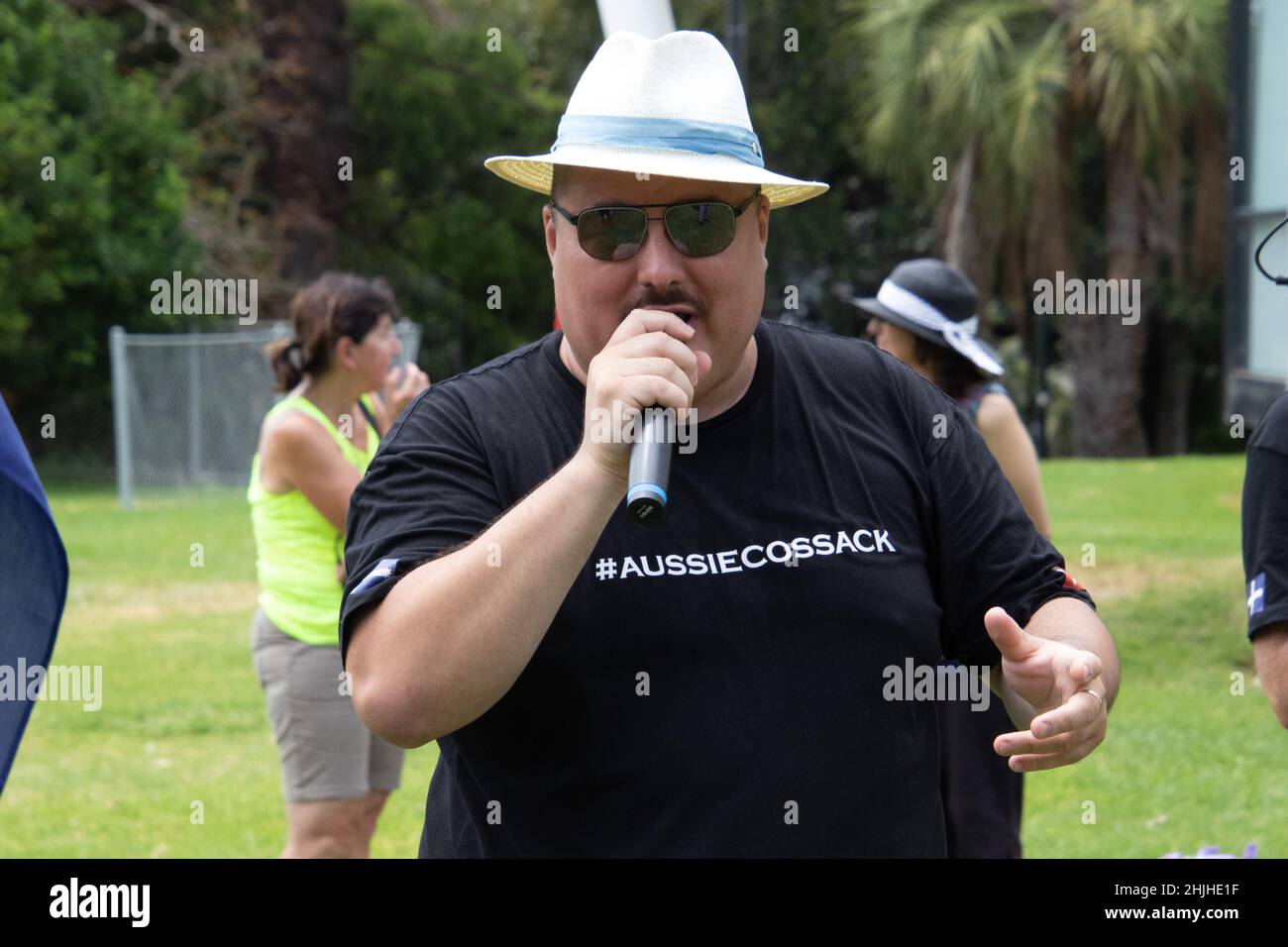 Sydney, Australie.30th janvier 2022.Le combattant de la liberté Simeon Boikov, connu sous le nom de cosaque australien, lance sa campagne pour le siège fédéral de Reid avec un événement à Burwood Park.Photo : Simeon Boikov, connu sous le nom de Aussie Cosaque, parle à l'événement.Credit: Richard Milnes/Alamy Live News Banque D'Images