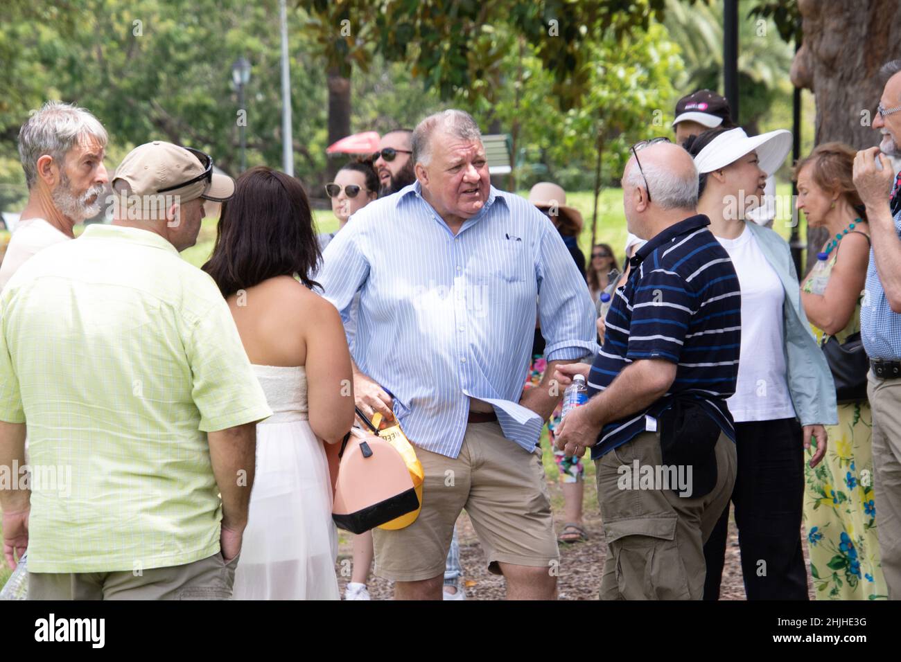 Sydney, Australie.30th janvier 2022.Le combattant de la liberté Simeon Boikov, connu sous le nom de cosaque australien, lance sa campagne pour le siège fédéral de Reid avec un événement à Burwood Park.Photo : Craig Kelly, député, chef du United Australia Party (UAP), assiste à l'événement pour soutenir le candidat indépendant Simeon Boikov, connu sous le nom de Aussie Cossack.Credit: Richard Milnes/Alamy Live News Banque D'Images