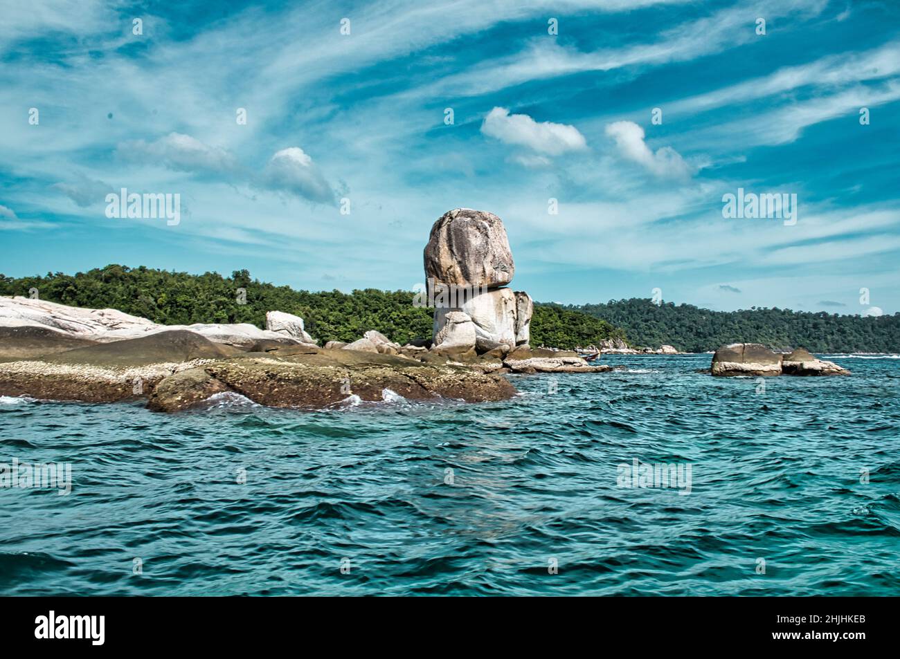 Vue panoramique sur la mer magnifique d'Andaman autour de l'île magique de Koh Lipe Banque D'Images