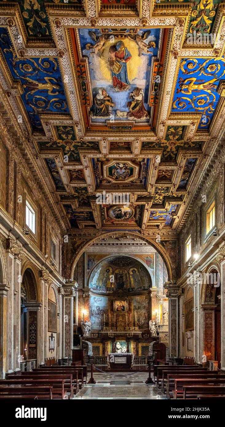 Rome, Italie - 25 mai 2018 : Santa Francesca Romana connue sous le nom d'église Santa Maria Nova du monastère d'Olivetans au Forum romain Romanum et Mont Palatin Banque D'Images