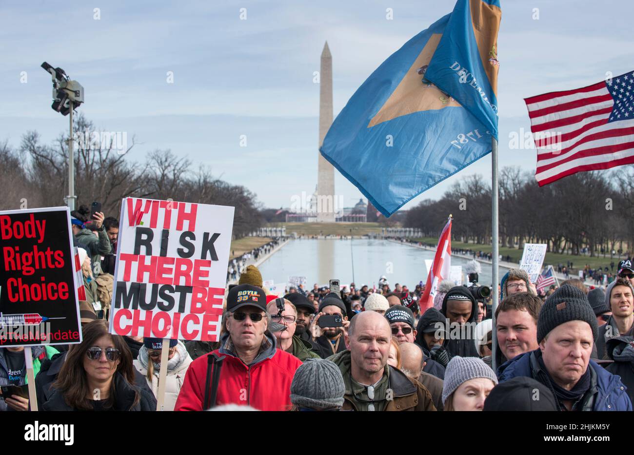 Battez les mandats en mars au Lincoln Memorial Reflecting pool.manifestants protestant contre le masque et les mandats de vaccination Covid-19.Washington, DC, janvier 23,2022 Banque D'Images