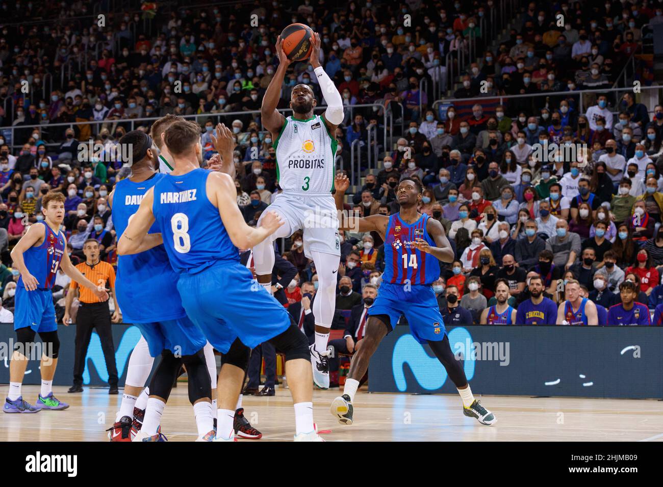 Brandon Paul de Joventut Badalona en action pendant le match de la Ligue Endesa entre le FC Barcelone et le Club Joventut Badalona au Palau Blaugrana à Barcelone, Espagne. Banque D'Images