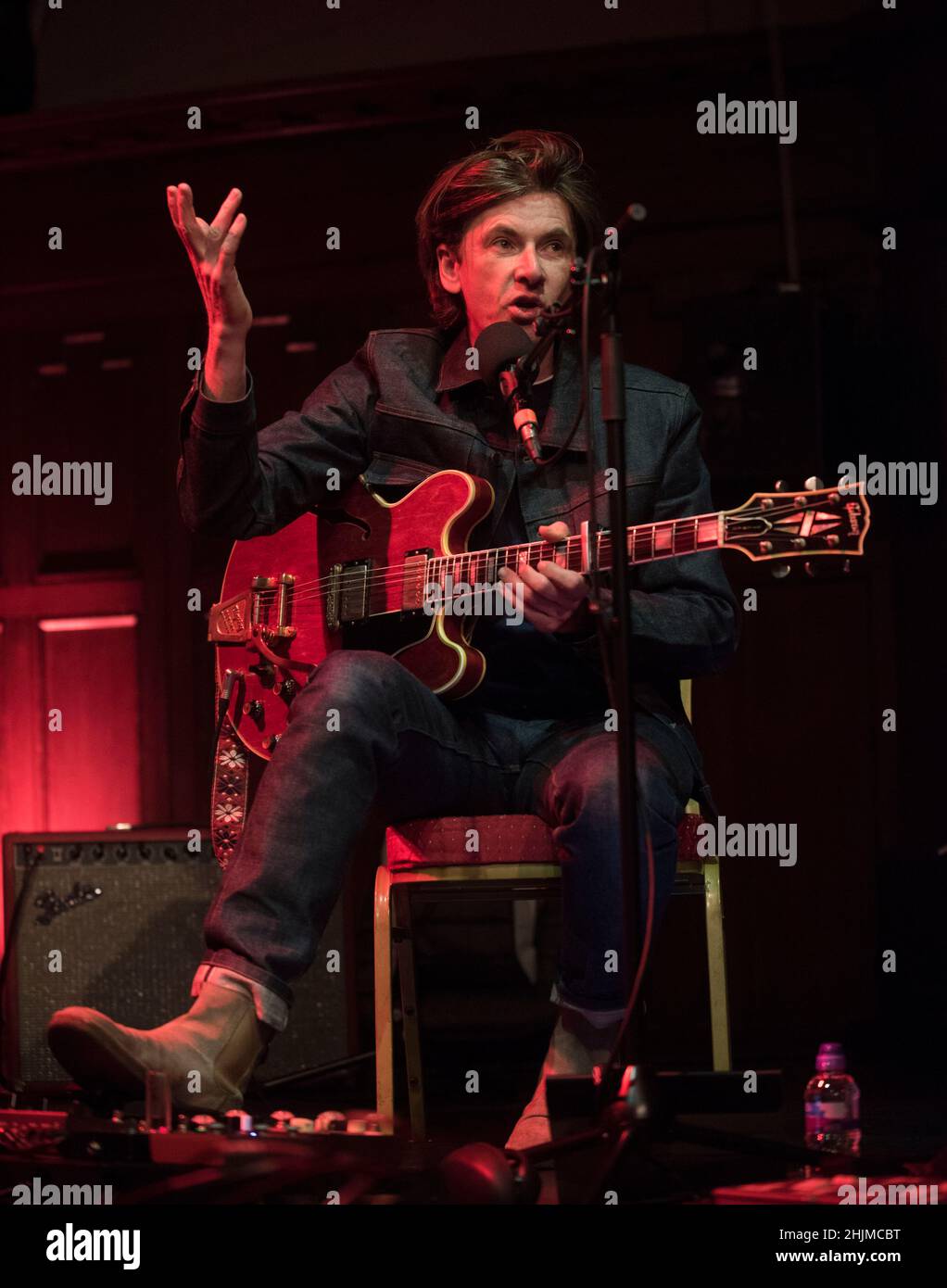 Glasgow, Écosse, Royaume-Uni.30th janvier 2022 le concert Frets à St Luke's au Celtic Connections Festival à Glasgow.Cette gamme d'années présente James Grant (Amour et argent), Norman Blake (BMX bandits) et Bernard Butler (Suede).Bernard Butler en photo.Crédit: Chris McNulty/Alay Live News Banque D'Images