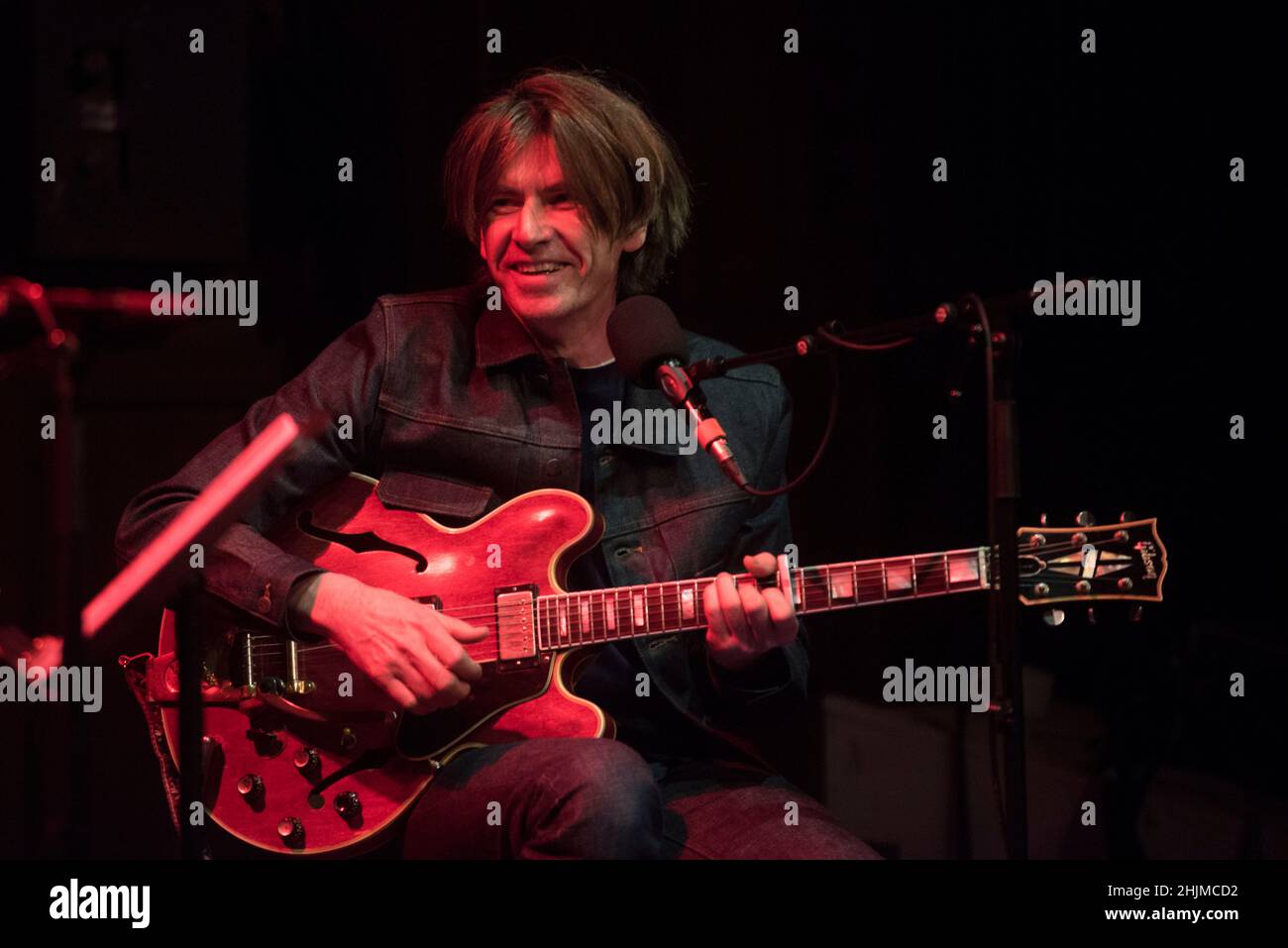 Glasgow, Écosse, Royaume-Uni.30th janvier 2022 le concert Frets à St Luke's au Celtic Connections Festival à Glasgow.Cette gamme d'années présente James Grant (Amour et argent), Norman Blake (BMX bandits) et Bernard Butler (Suede).Bernard Butler en photo.Crédit: Chris McNulty/Alay Live News Banque D'Images