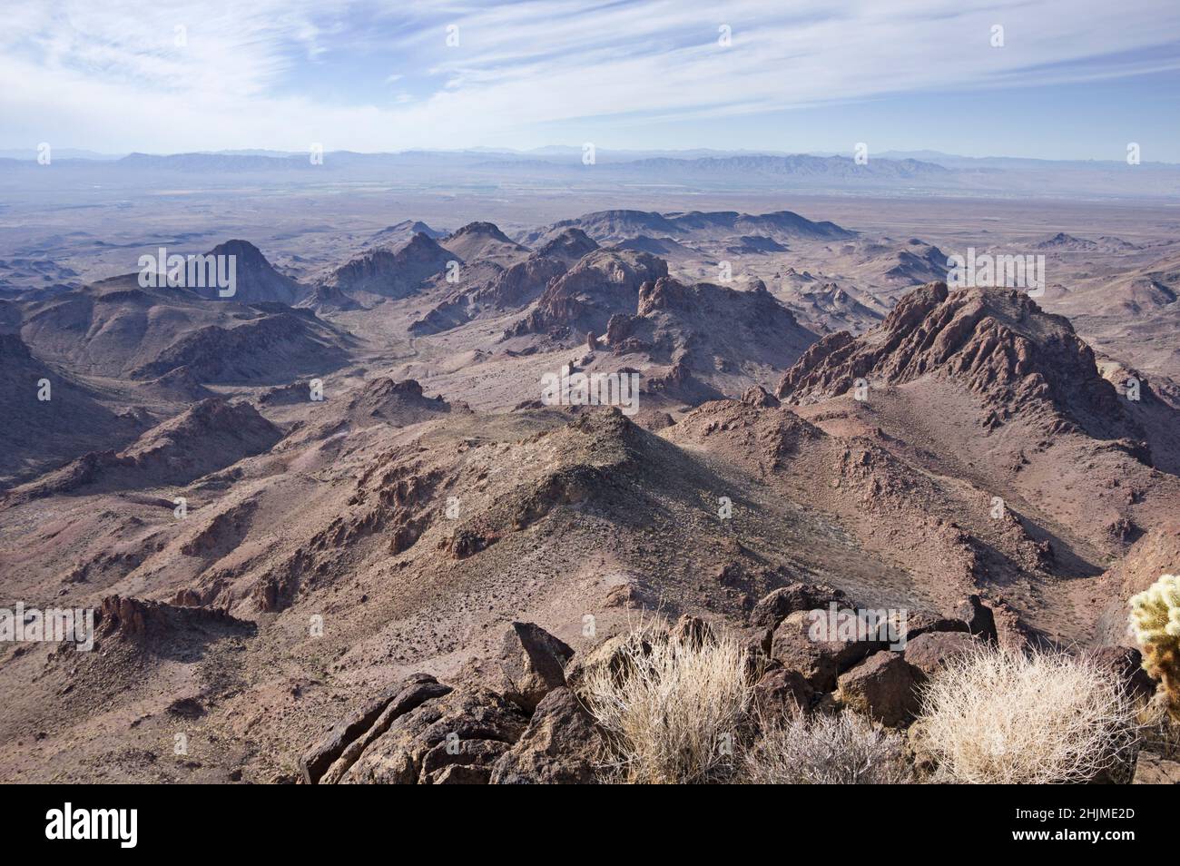 Vue sur les montagnes dans la région sauvage de Warm Springs dans le désert de l'Arizona à partir de Peak 3714 Banque D'Images