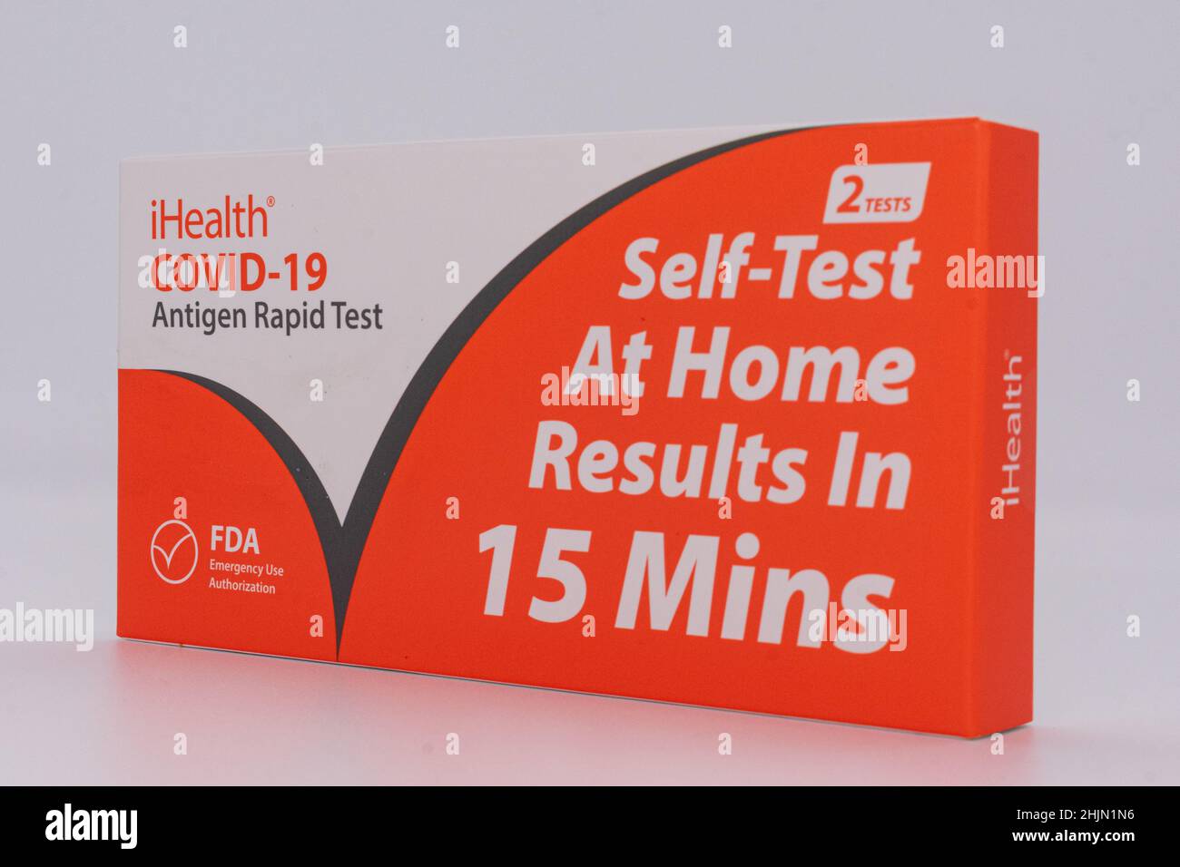 Kit de test rapide de l'antigène domestique iHealth Covid-19.Auto-test à la maison résultats en 15 minutes - Californie, Etats-Unis - 2022 Banque D'Images Kit de test rapide de l'antigène domestique iHealth Covid-19.Auto-test à la maison résultats en 15 minutes - Californie, Etats-Unis - 2022 Banque D'Images