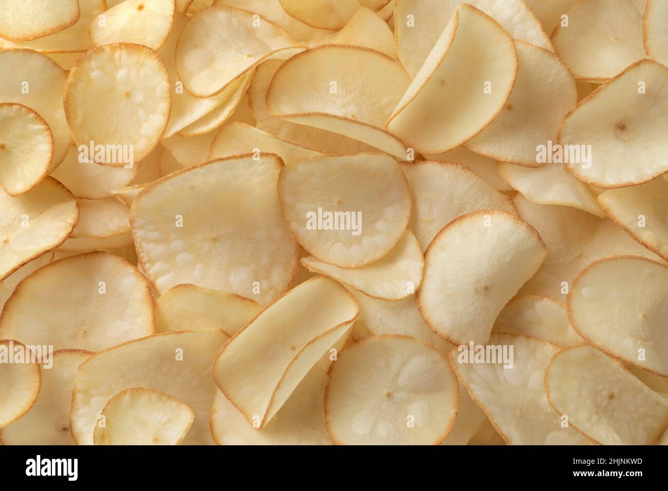 Les croustilles croquantes au manioc frite en gros plan Banque D'Images