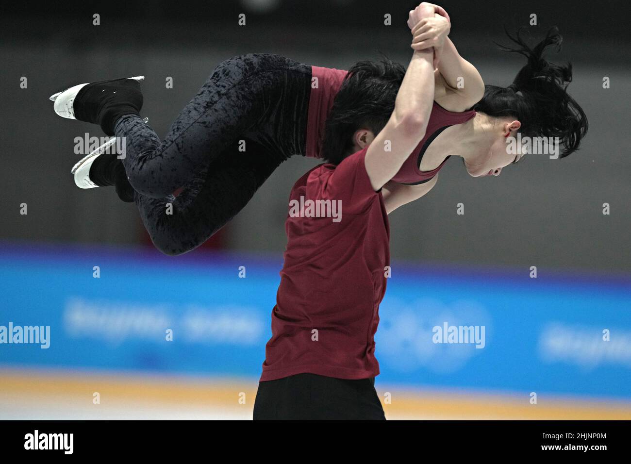 Pékin, Chine.31st janvier 2022.Shiyue Wang et Xinyu Liu de Chine répètent leur programme de danse sur glace de patinage artistique aux Jeux Olympiques d'hiver de Beijing à Beijing le lundi 31 janvier 2022.Les Jeux Olympiques sont ouverts le 4th février dans le cadre des protocoles Extreme Covid-19.Photo de Richard Ellis/UPI crédit: UPI/Alay Live News Banque D'Images