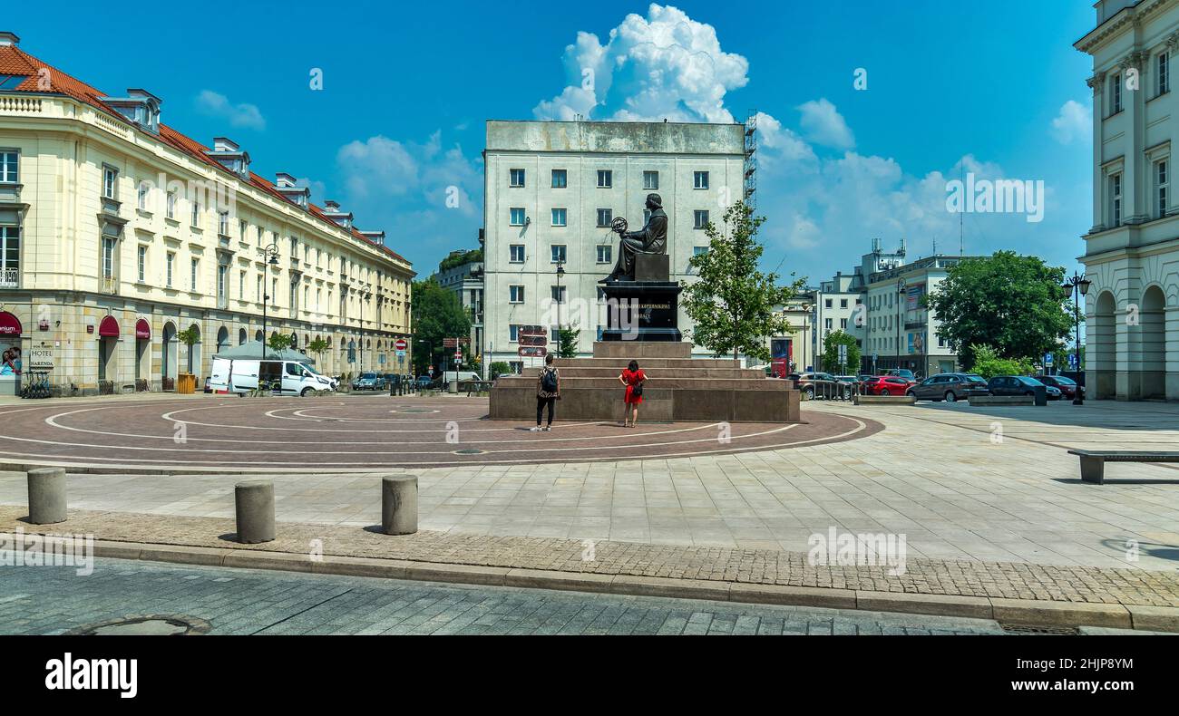 Monument en bronze le plus connu de l'astronome polonais Nicolaus Copernicus dans la capitale de la Pologne. Banque D'Images