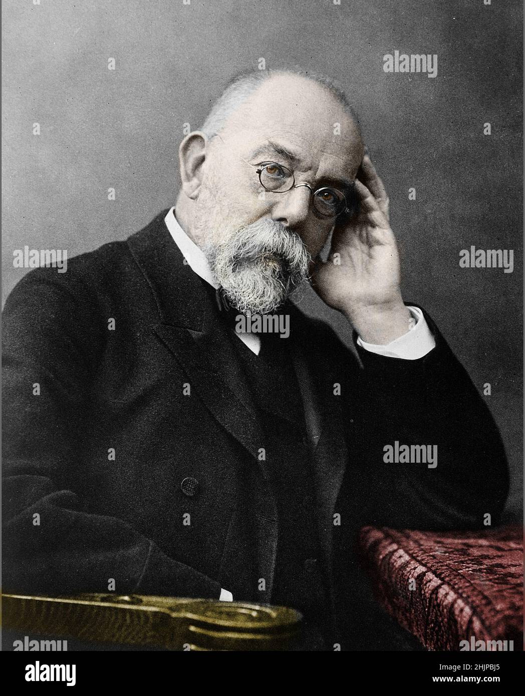Portrait de Robert Koch (1843-1910) medecin allemand a l'origine du bacille de Koch 1900 (Portait du médecin et microbiologiste allemand Robert Koch) Photographie Collection privee Banque D'Images