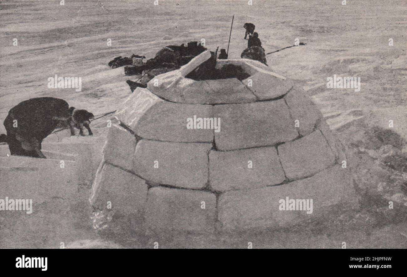 Les matériaux facilement obtenus résolvent le problème de logement de l'eskimo. Arctique (1923) Banque D'Images