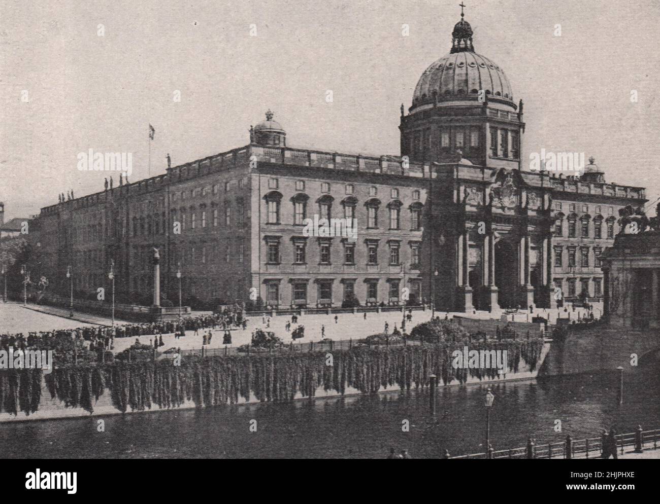 Ancien palais impérial, présentant des façades nord et ouest. Berlin (1923) Banque D'Images