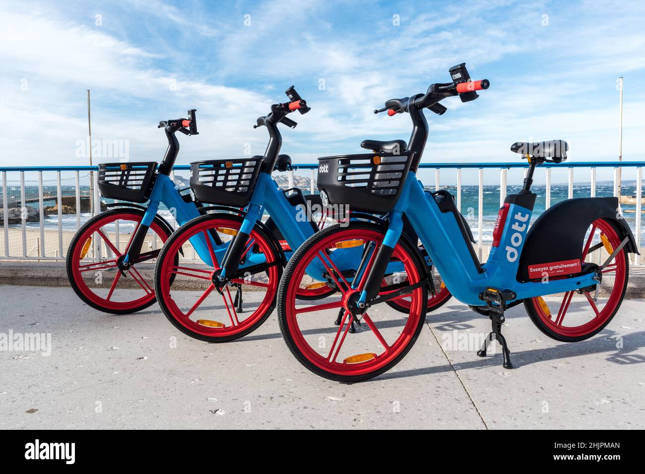 DOTT lance ses vélos électriques en libre-service dans la ville de  Marseille, lors d'une présentation à l'hôtel les Bords de Mer, à Marseille,  France, le 31 janvier 2022.Dott est un opérateur de