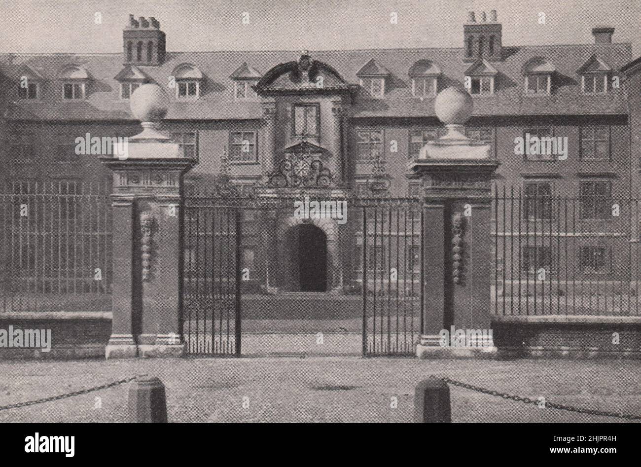 Quadrangle du XVIIe siècle de S. Catharine. Cambridge (1923) Banque D'Images