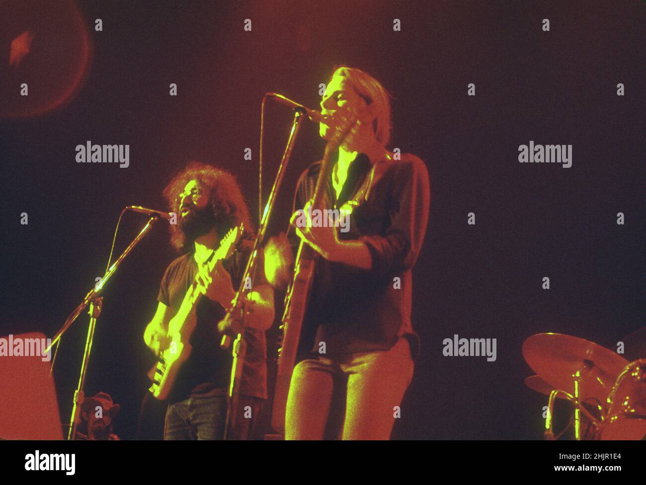 The Graful Dead Performing in 1975 Credit: Jeffrey Mayer / Rock Negative / MediaPunch Bob Weir Jerry Garcia Banque D'Images