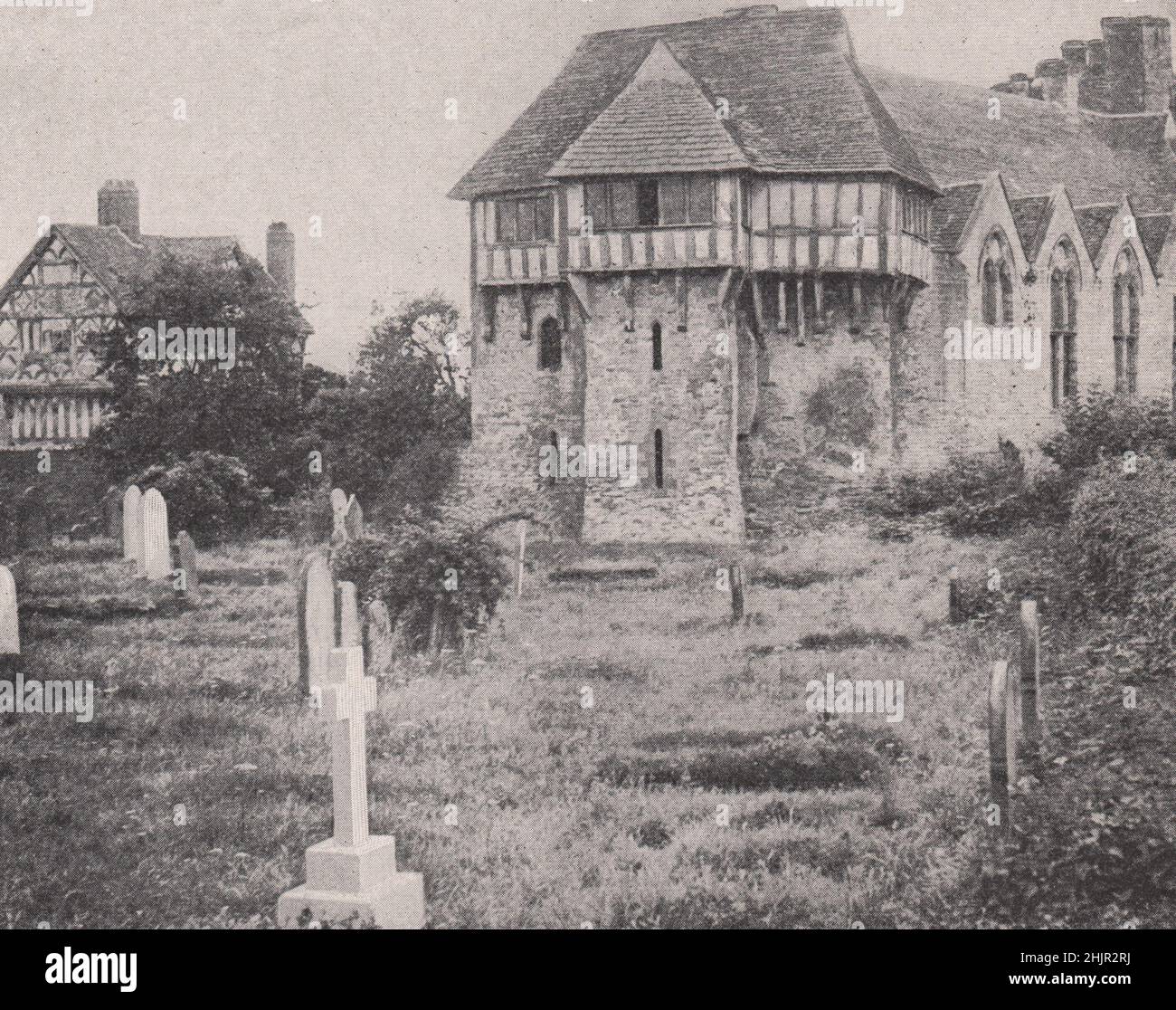 Château de Stokesay, avec la porte et les quartiers des pèlerins. Shropshire. Angleterre (1923) Banque D'Images