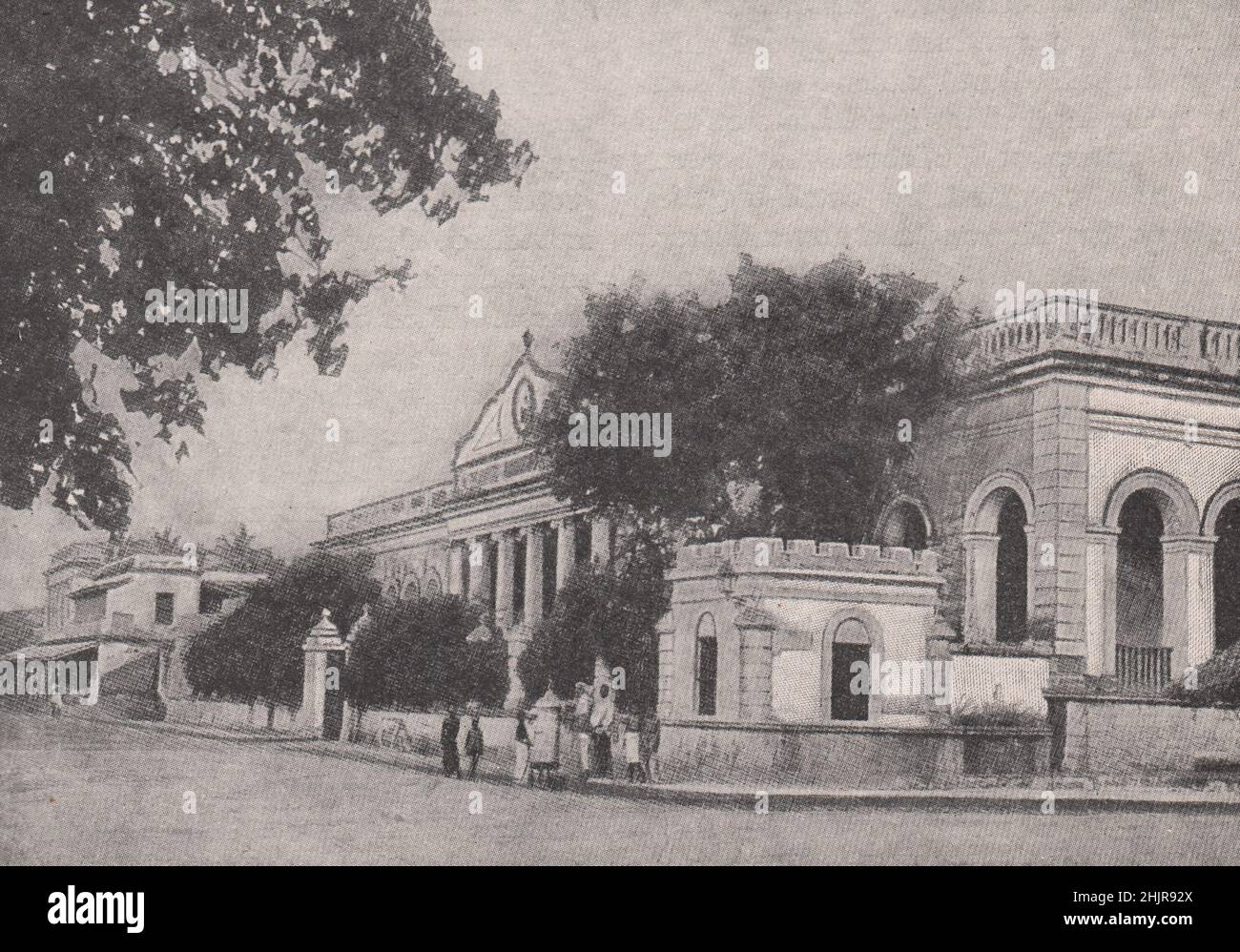 Collège colonial dans la ville française de Pondichéry. Inde Sud (1923) Banque D'Images