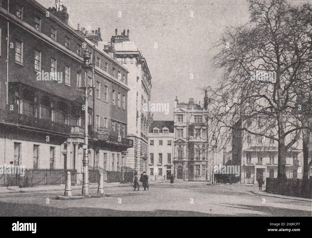 Berkeley Square qui a accueilli de nombreux hommes célèbres. Londres (1923) Banque D'Images