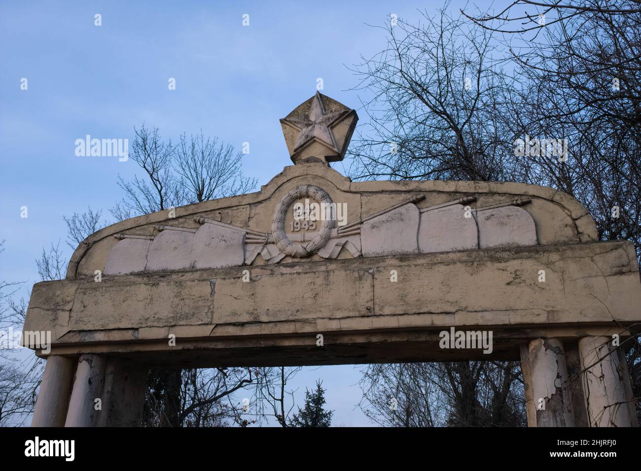 Legnica, Pologne - 13 janvier 2022.Cimetière de guerre soviétique.Voici des soldats et des officiers enterrés qui sont tombés pendant les combats pour Liegnitz (aujourd'hui Legnica) Banque D'Images