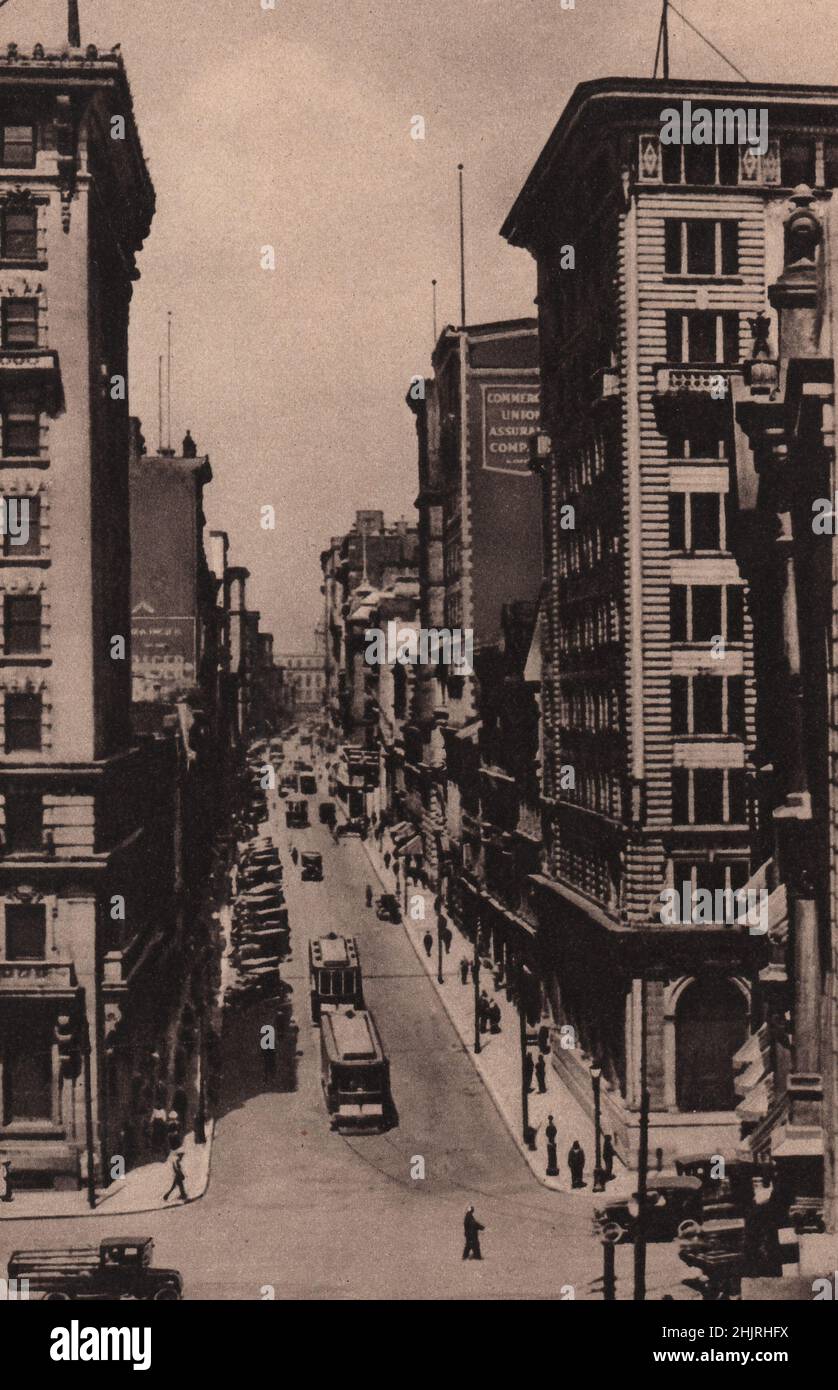 La rue Saint-James, l'une des principales artères commerçantes, s'étend vers le sud depuis le palais de justice, parallèlement au Saint-Laurent. Québec. Montréal (1923) Banque D'Images
