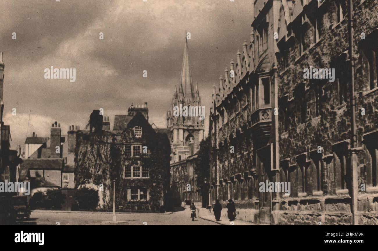 L'Oriel College fait face à la jonction de Bear Lane et Oriel Street. Au-delà est l'église de Sainte Marie la Vierge. Oxford (1923) Banque D'Images