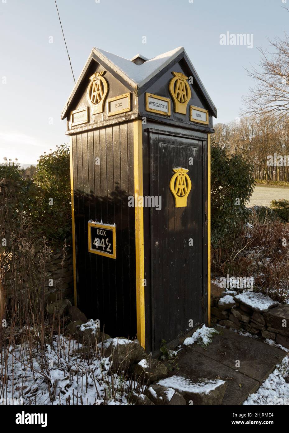 Ancienne boîte d'appel d'urgence AA près d'Aysgarth, à Wensleydale, aujourd'hui un bâtiment classé de catégorie II. Banque D'Images