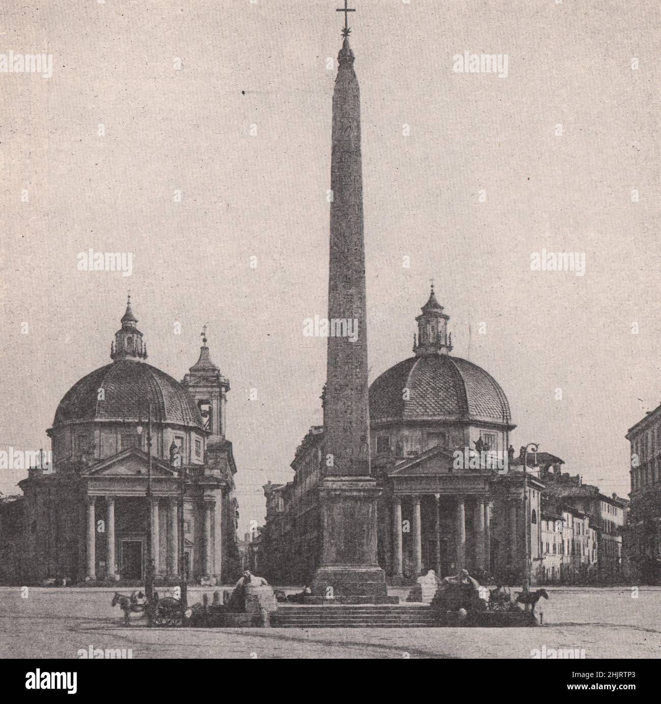 Obélisque avec des lions de mer sur la Piazza del Popolo. Rome (1923) Banque D'Images