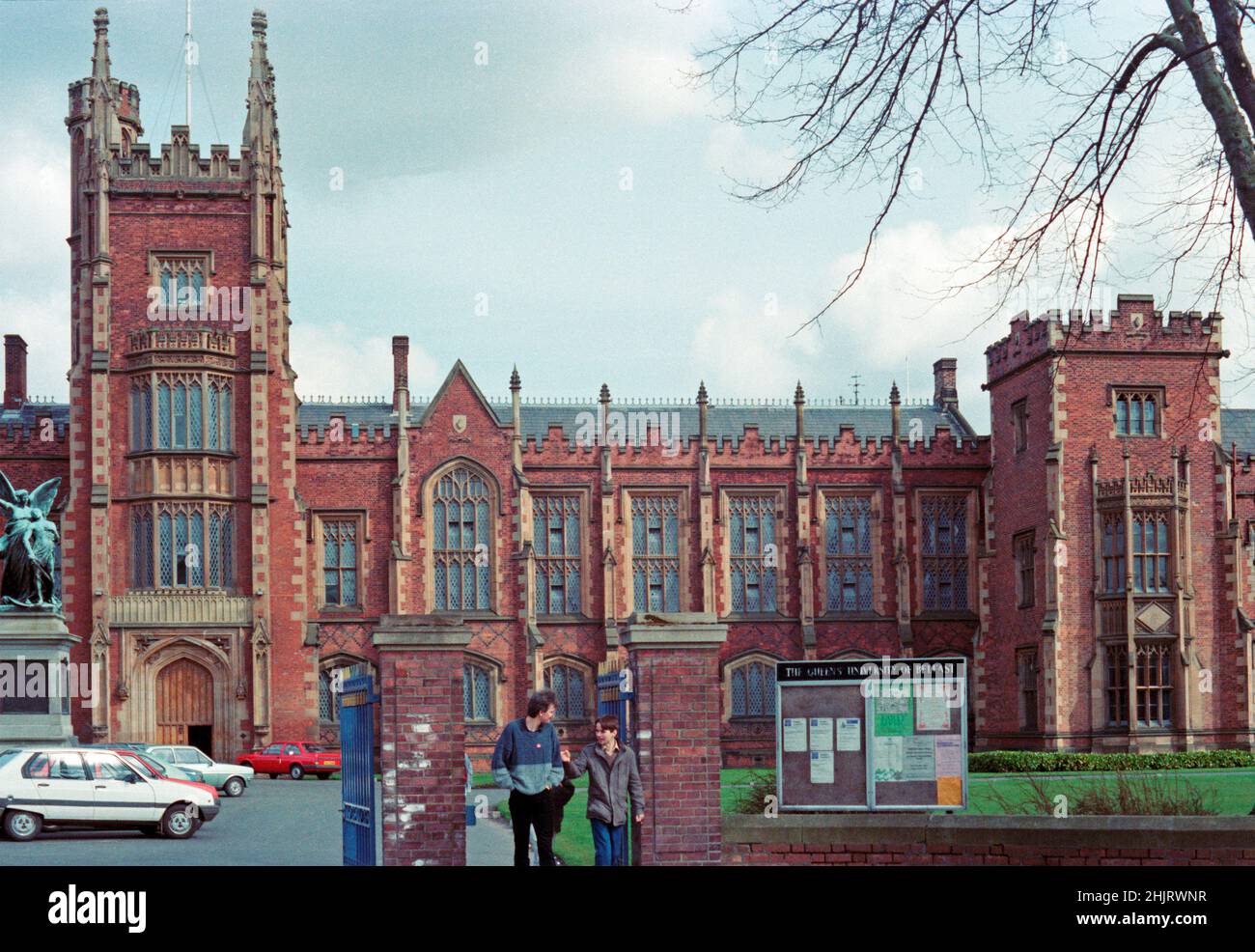 Bâtiment Lanyon, Université Queen’s, avril 1986, Belfast, Irlande du Nord Banque D'Images