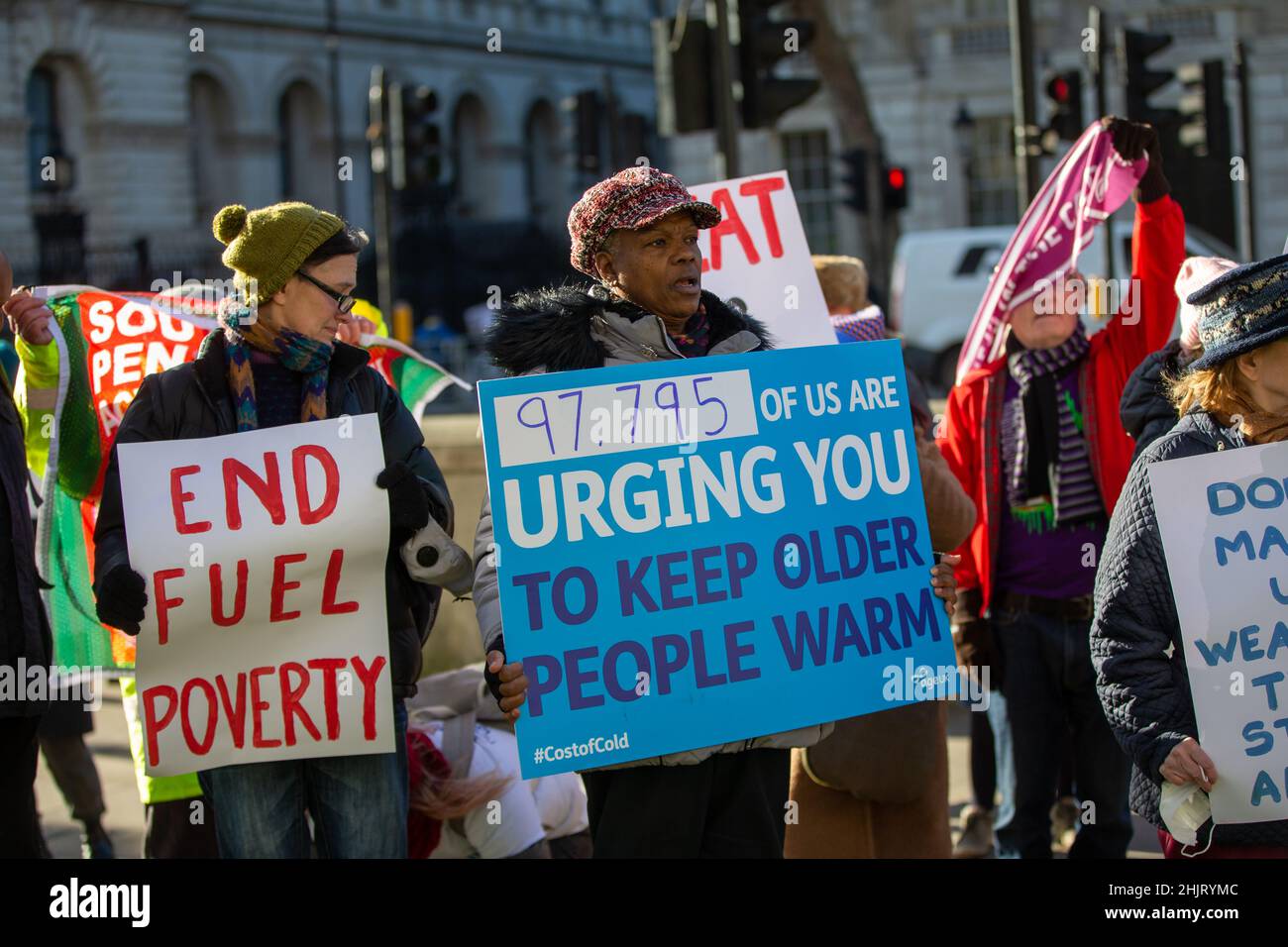 Londres, Angleterre, Royaume-Uni.31st janvier 2022.Des manifestants âgés ont organisé une manifestation devant Downing Street pour demander au gouvernement britannique de mettre fin à la pauvreté des personnes âgées.(Image de crédit : © Tayfun Salci/ZUMA Press Wire) Banque D'Images