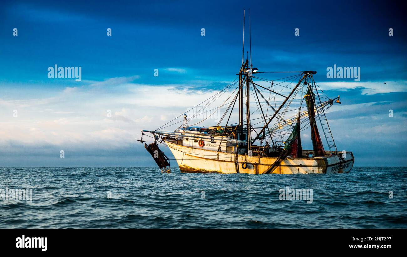 Bateau à crevettes à l'aube à St. Augustine, Floride, États-Unis Banque D'Images