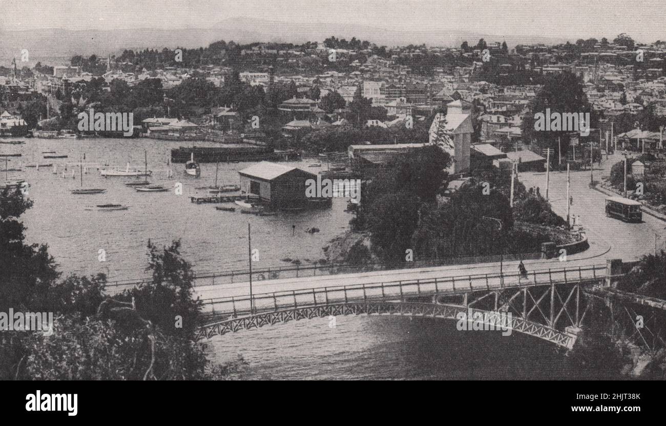 Approche de la gorge du fleuve à Launceston, le parfait port intérieur de Tasmanie (1923) Banque D'Images